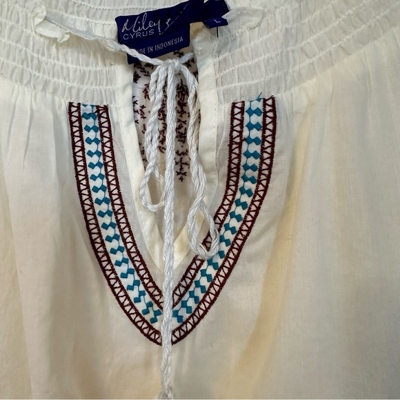 Miley Cyrus Sheer Blouse Elastic Neck Cuffs Waist Embroidered V-neck Tie Size L - Picture 6 of 14